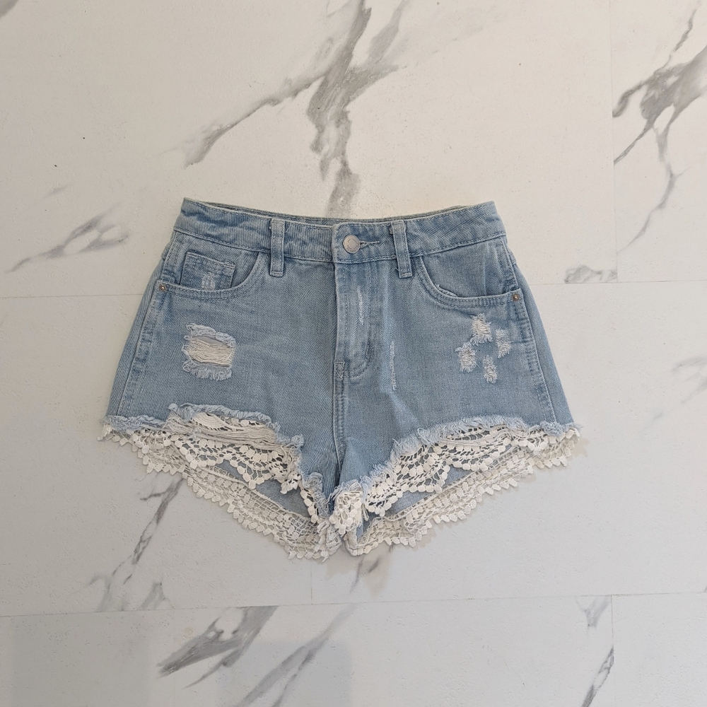 Cut off denim shorts with lace